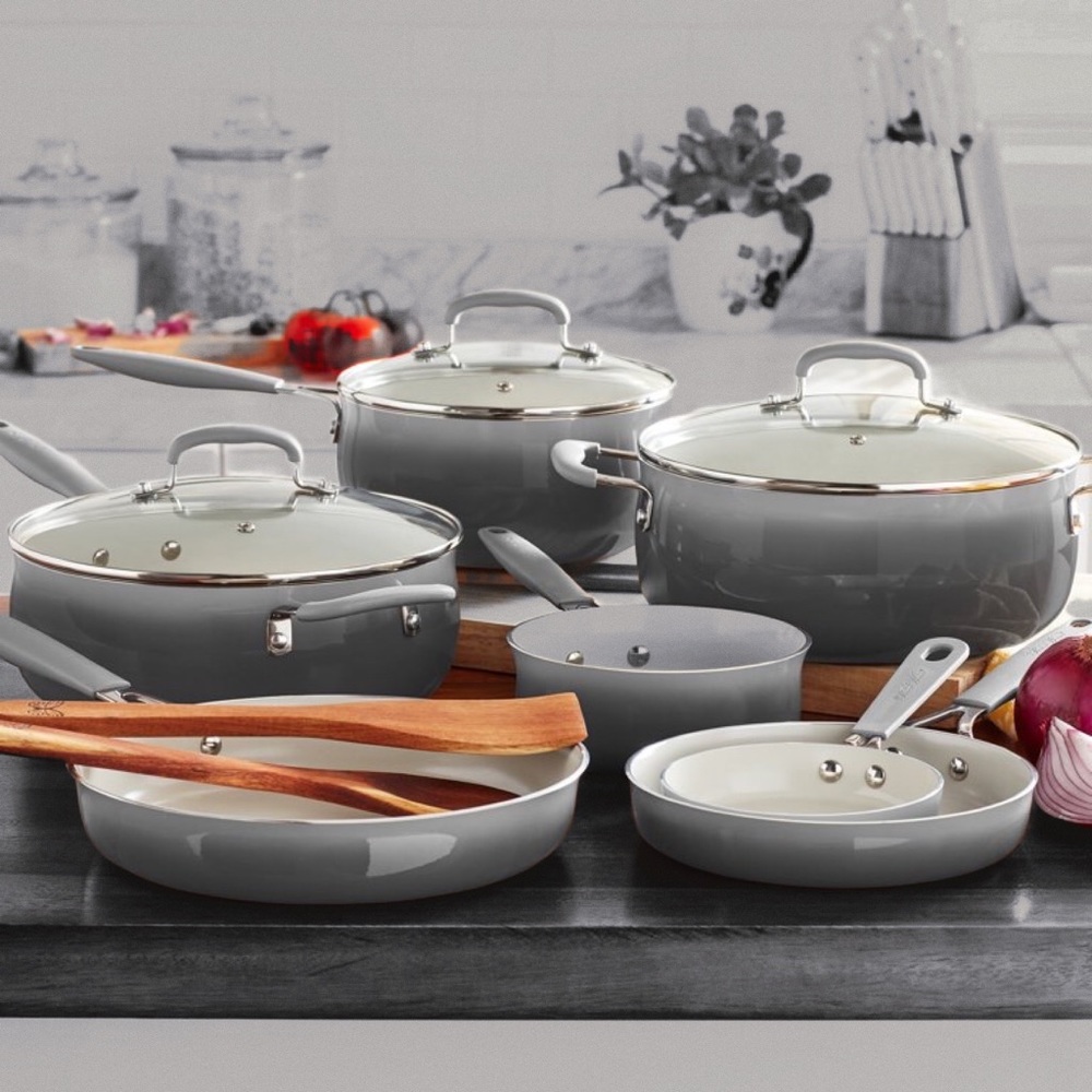🌺 New Pioneer Woman 12-Piece Porcelain Enamel Classic Cookware Set, Ombre Gray - Picture 5 of 14